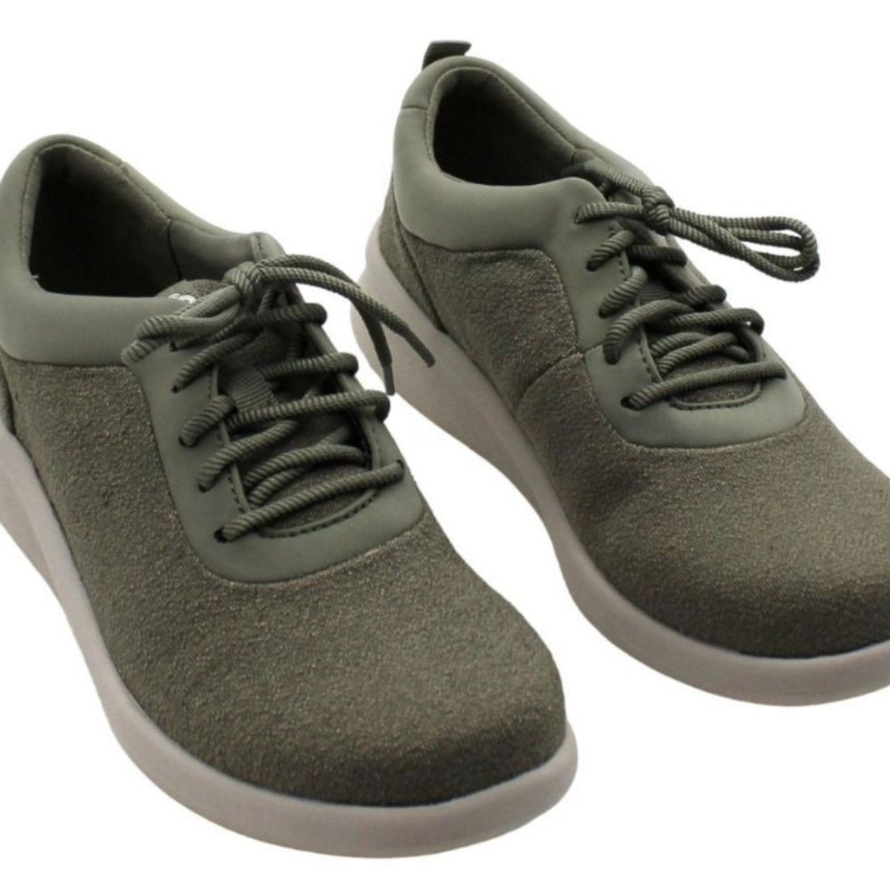 Clarks Green Cloudsteppers‎ Tennis Shoes Women's Size 8.5